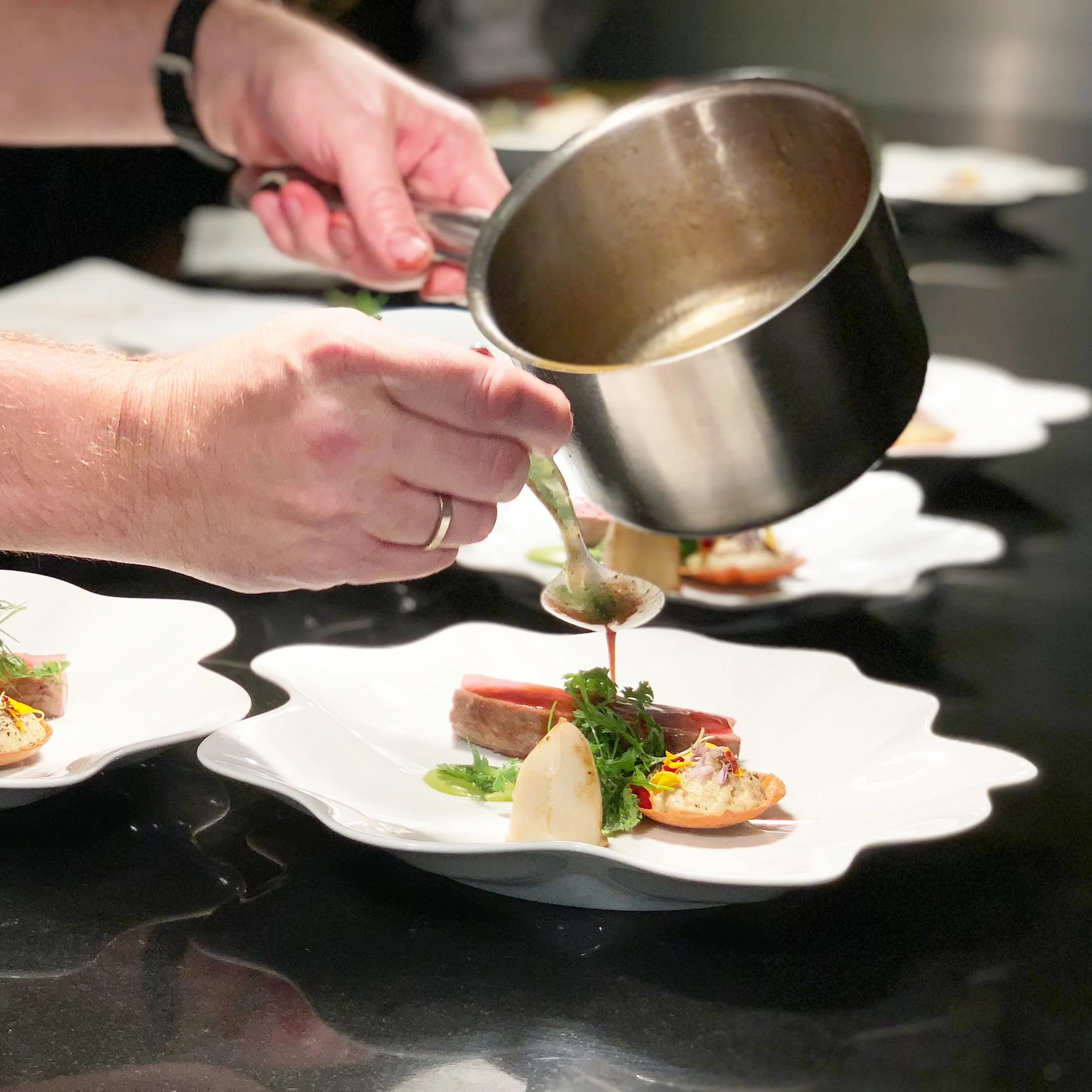 Angebot 71 midsection man preparing food kitchen